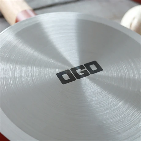 Poêle Ector Induction Aluminium Revêtu Manche En Bois 24 Cm Rouge 4 Poêle Ector Induction Aluminium Revêtu Manche En Bois 24 Cm Rouge – Image 4