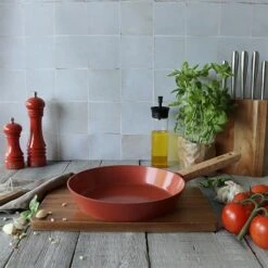 Poêle Ector Induction Aluminium Revêtu Manche En Bois 24 Cm Rouge 9 Poêle Ector Induction Aluminium Revêtu Manche En Bois 24 Cm Rouge -Kitchen Aid Boutique 108013 4 1 Poele Ector induction aluminium revetu manche en bois 24 cm rouge Ogo