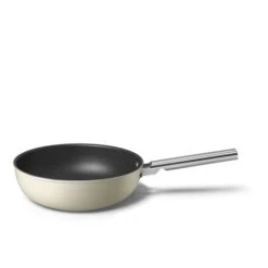Smeg Wok Aluminium Antiadhésif 30 Cm Crème Mat 7 Smeg Wok Aluminium Antiadhésif 30 Cm Crème Mat -Kitchen Aid Boutique 116001 3 2 Wok aluminium antiadhesif 30 cm creme mat Smeg