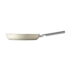Smeg Poêle Aluminium Antiadhésive 30 Cm Crème Mat -Kitchen Aid Boutique 131023 2 1 Poele aluminium antiadhesive 30 cm creme mat Smeg