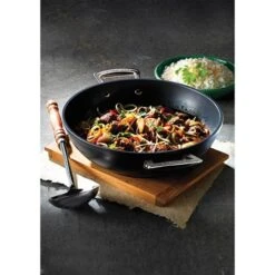 Le Creuset Sauteuse Provençale Et Couvercle Les Forgées 30 Cm -Kitchen Aid Boutique 13215 2 3 Sauteuse provencale et couvercle Les Forgees 30 cm Le Creuset