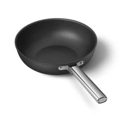 Smeg Wok Aluminium Antiadhésif 30 Cm Noir Mat -Kitchen Aid Boutique 133005 3 4 Wok aluminium antiadhesif 30 cm noir mat Smeg