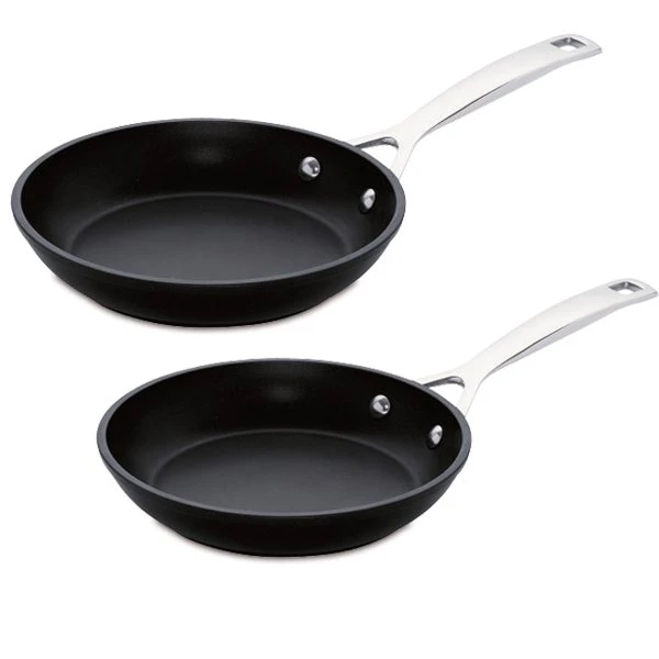 Le Creuset Lot 2 Poêles 24 Et 28 Cm Les Forgées 1 Le Creuset Lot 2 Poêles 24 Et 28 Cm Les Forgées