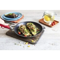 Poêle Revêtue Mutine 28 Cm Sans Manche 5 Poêle Revêtue Mutine 28 Cm Sans Manche -Kitchen Aid Boutique 27127 2 2 Poele revetue Mutine 28 cm sans manche Cristel