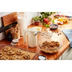 KitchenAid Batteur à Main électrique Sans Fil 7 Vitesses Crème 5KHMB732EAC -Kitchen Aid Boutique 760358 3 2 Batteur a main electrique sans fil 7 vitesses creme 5KHMB732EAC Kitchenaid